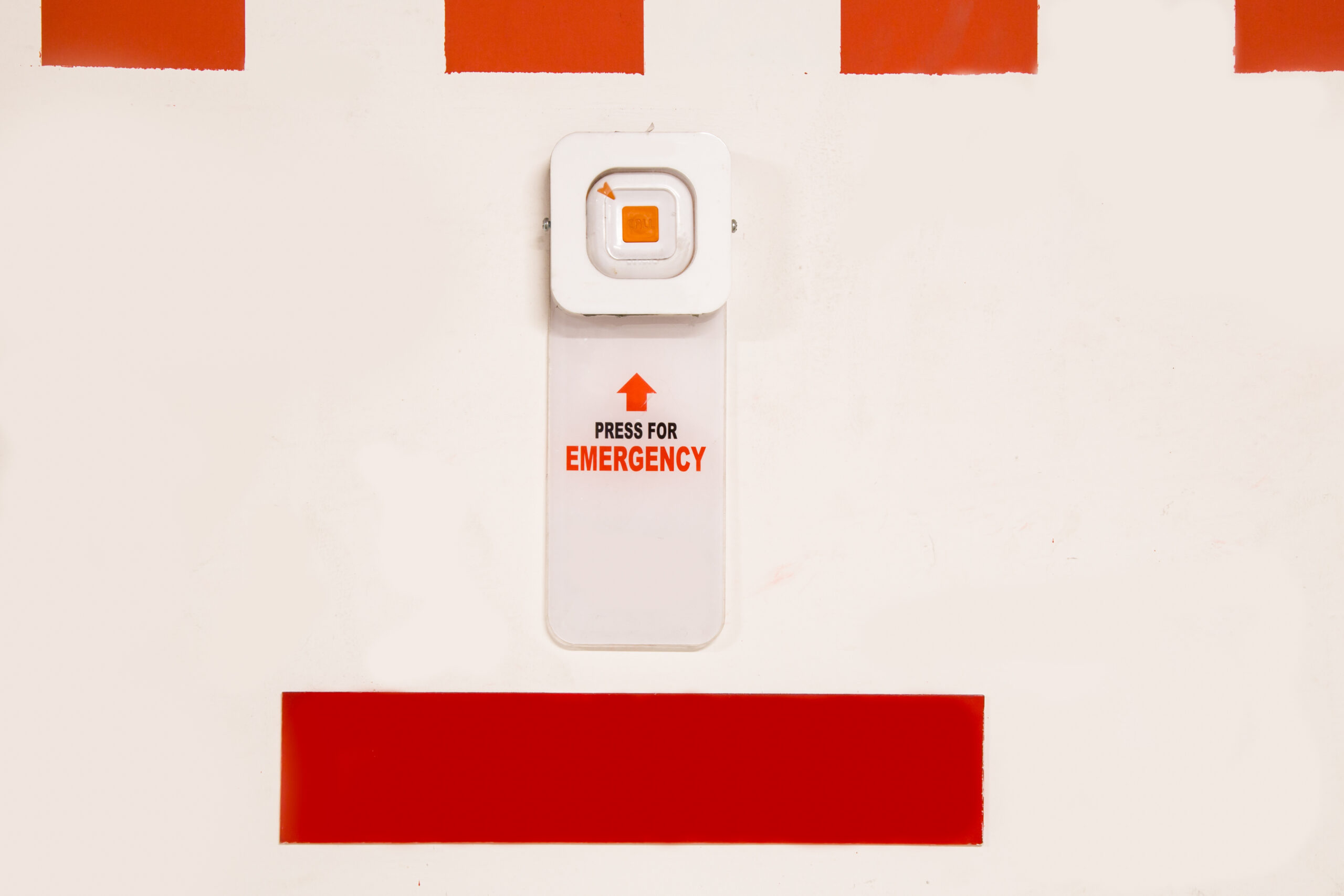 emergency-alarm-panic-button-at-car-park-complex-f-2026-01-05-00-35-05-utc
